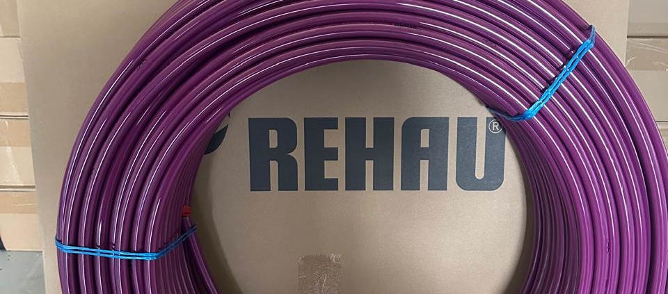 Труба pex Rehau pink, 16х2,2.